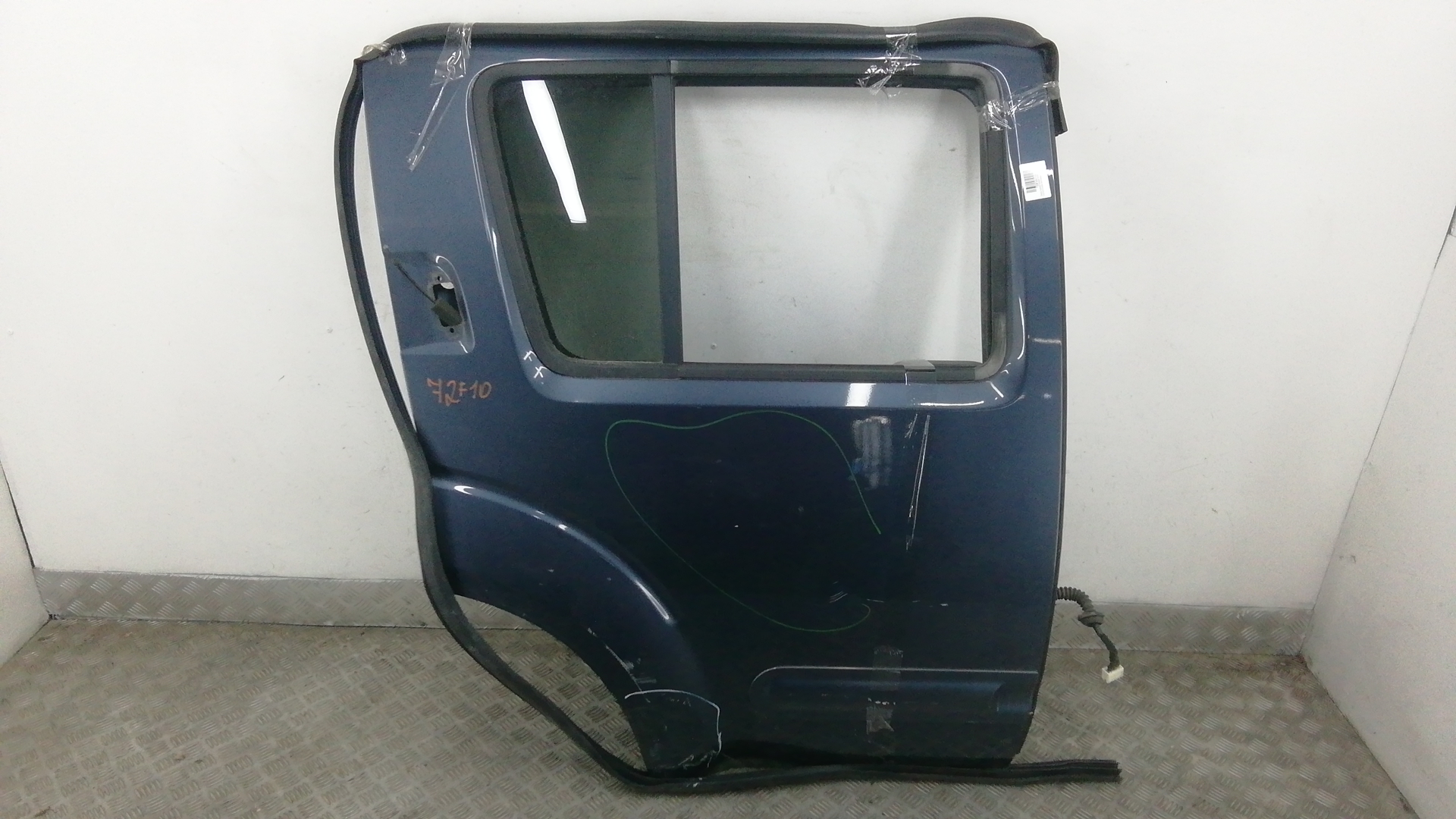 Дверь боковая - Nissan Pathfinder (2004-2009)