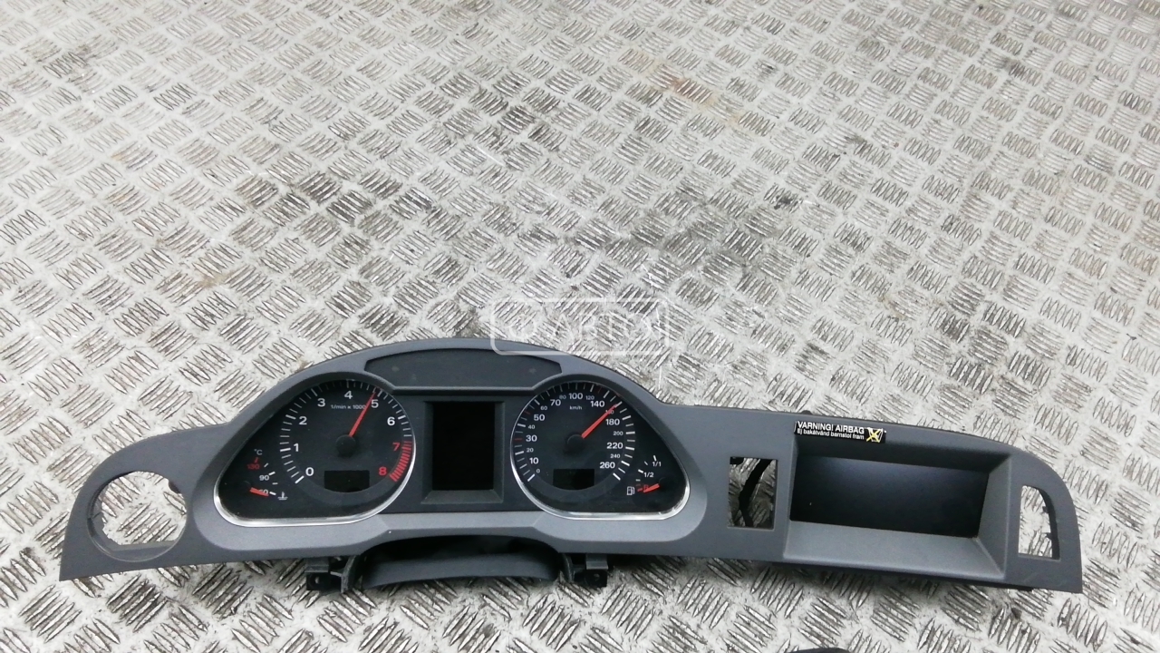 Щиток приборов (приборная панель) - Audi A6 C6 (2004-2011)