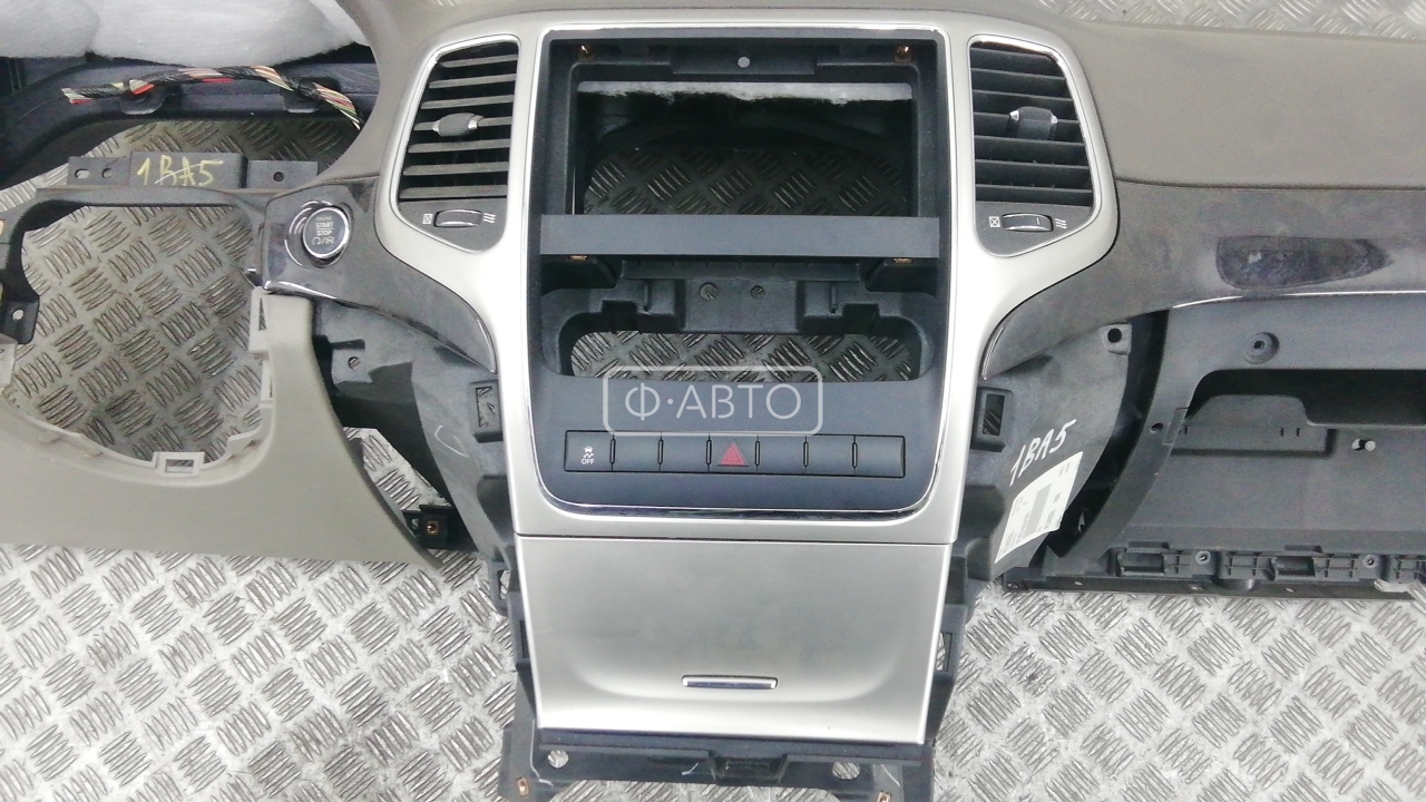 Торпедо (панель передняя) Jeep Grand Cherokee 1 купить в Беларуси