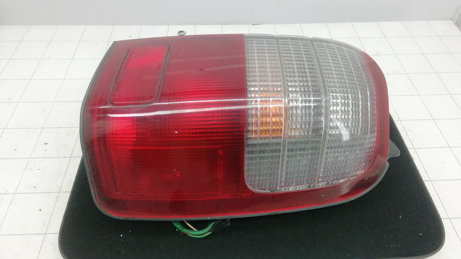 Фонарь - Toyota Hilux (1997-2005)