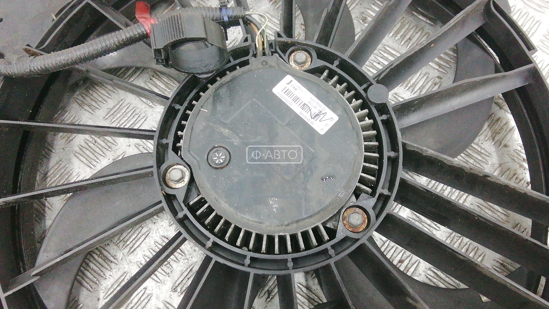 Вентилятор радиатора основного Jaguar XF X250 купить в Беларуси