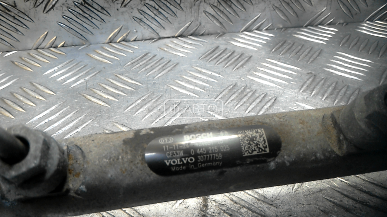 Рампа топливная Volvo V60 1 купить в Беларуси