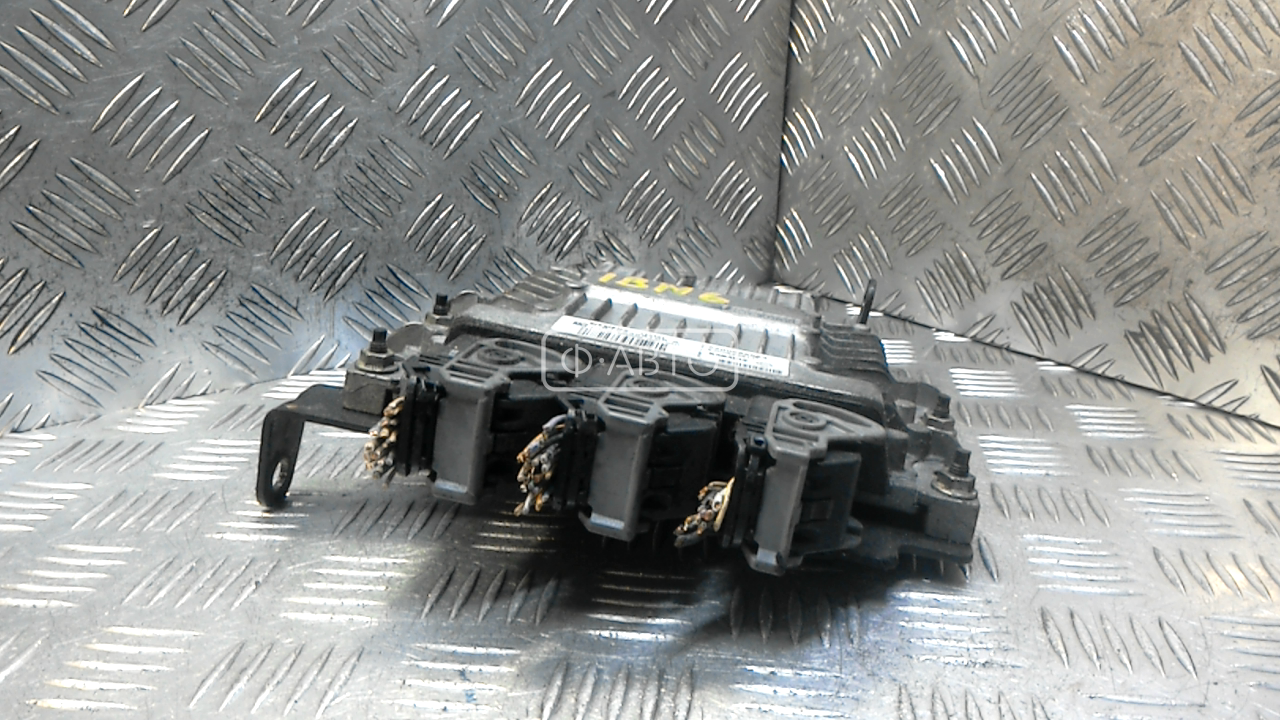 Блок управления ЭБУ (двигателя) - Renault Megane 2 (2003-2009)