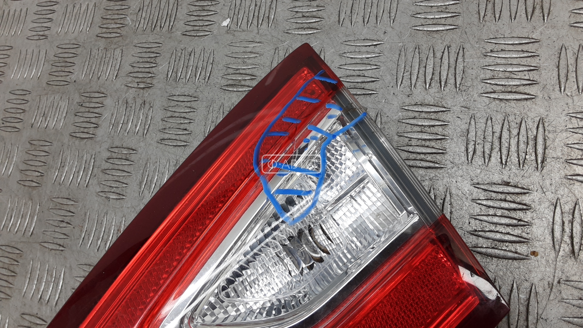 Фонарь крышки багажника правый Ford Fusion купить в России