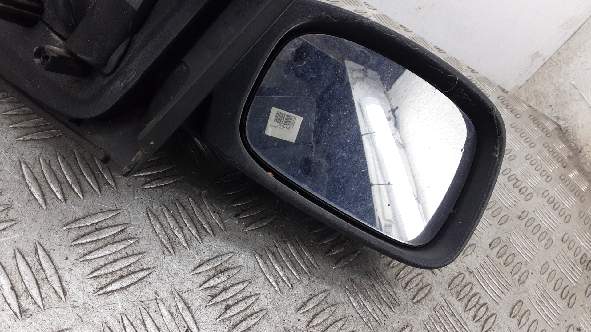 Зеркало боковое правое Peugeot 306 купить в России