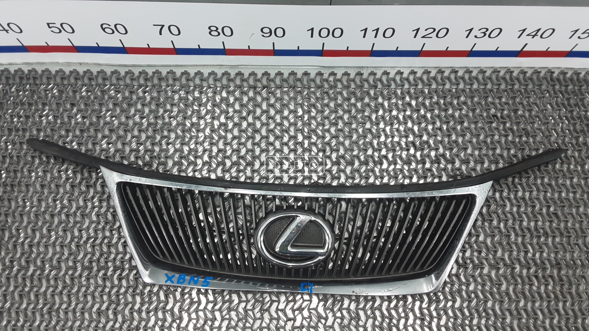 Решетка радиатора (капота) - Lexus IS (2005-2013)