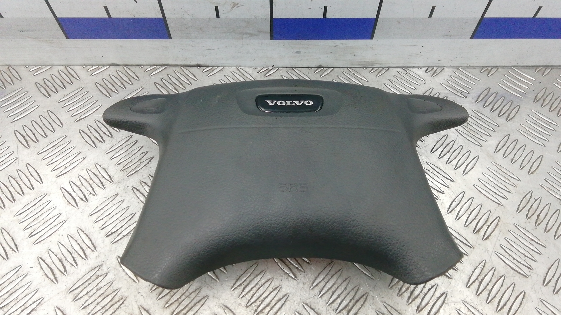 Подушка безопасности (Airbag) водителя - Volvo V40 (1995-2004)