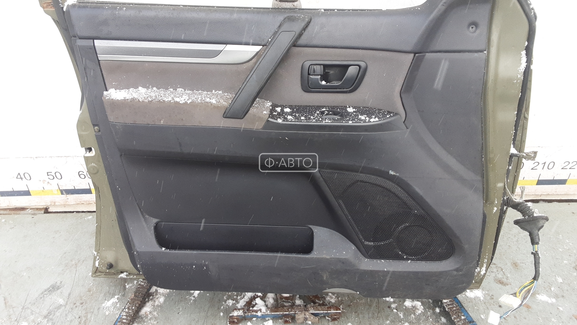 Дверь передняя левая Mitsubishi Pajero купить в России
