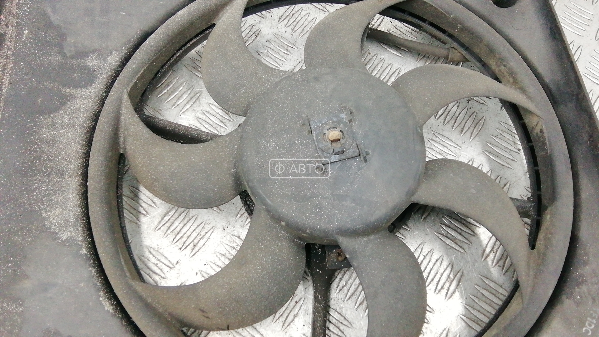 Вентилятор радиатора основного Hyundai Trajet купить в Беларуси
