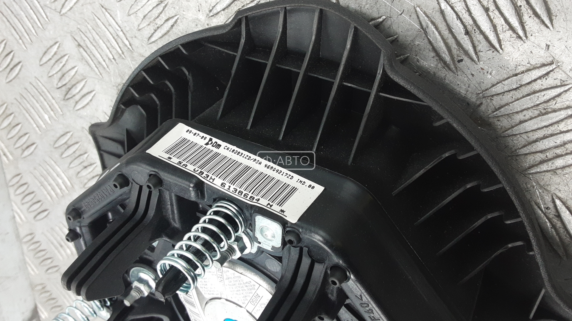 Подушка безопасности в рулевое колесо Peugeot Expert 1 купить в России