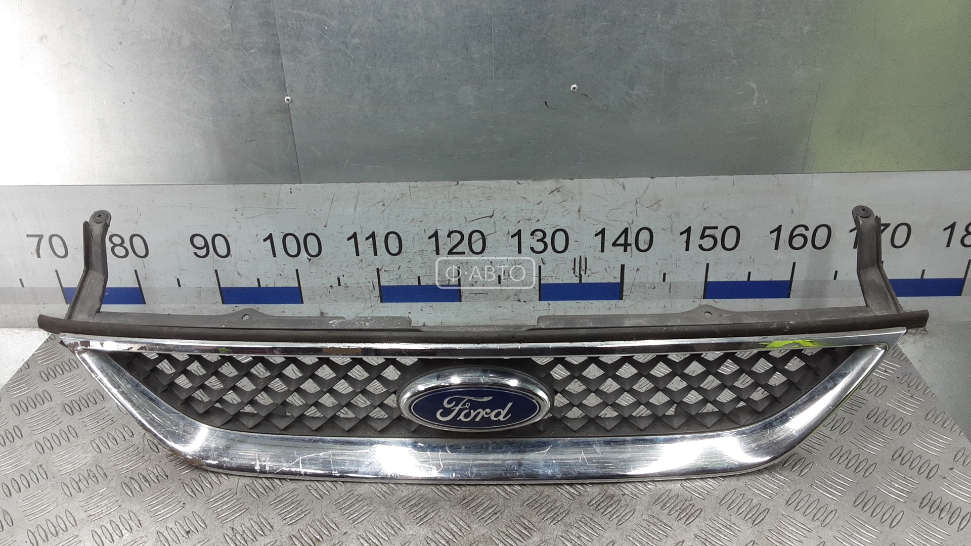 Решетка радиатора Ford Galaxy 2 купить в России