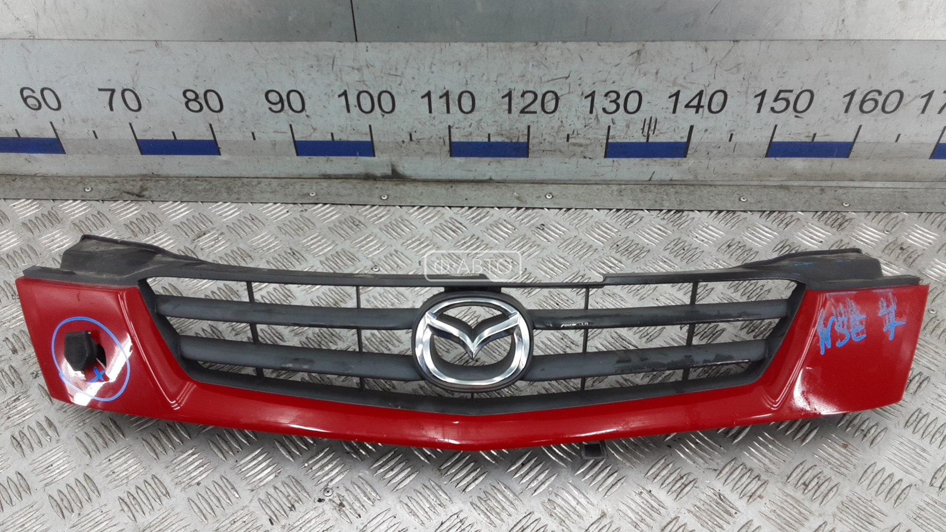 Решетка радиатора Mazda Demio 1 DW купить в России