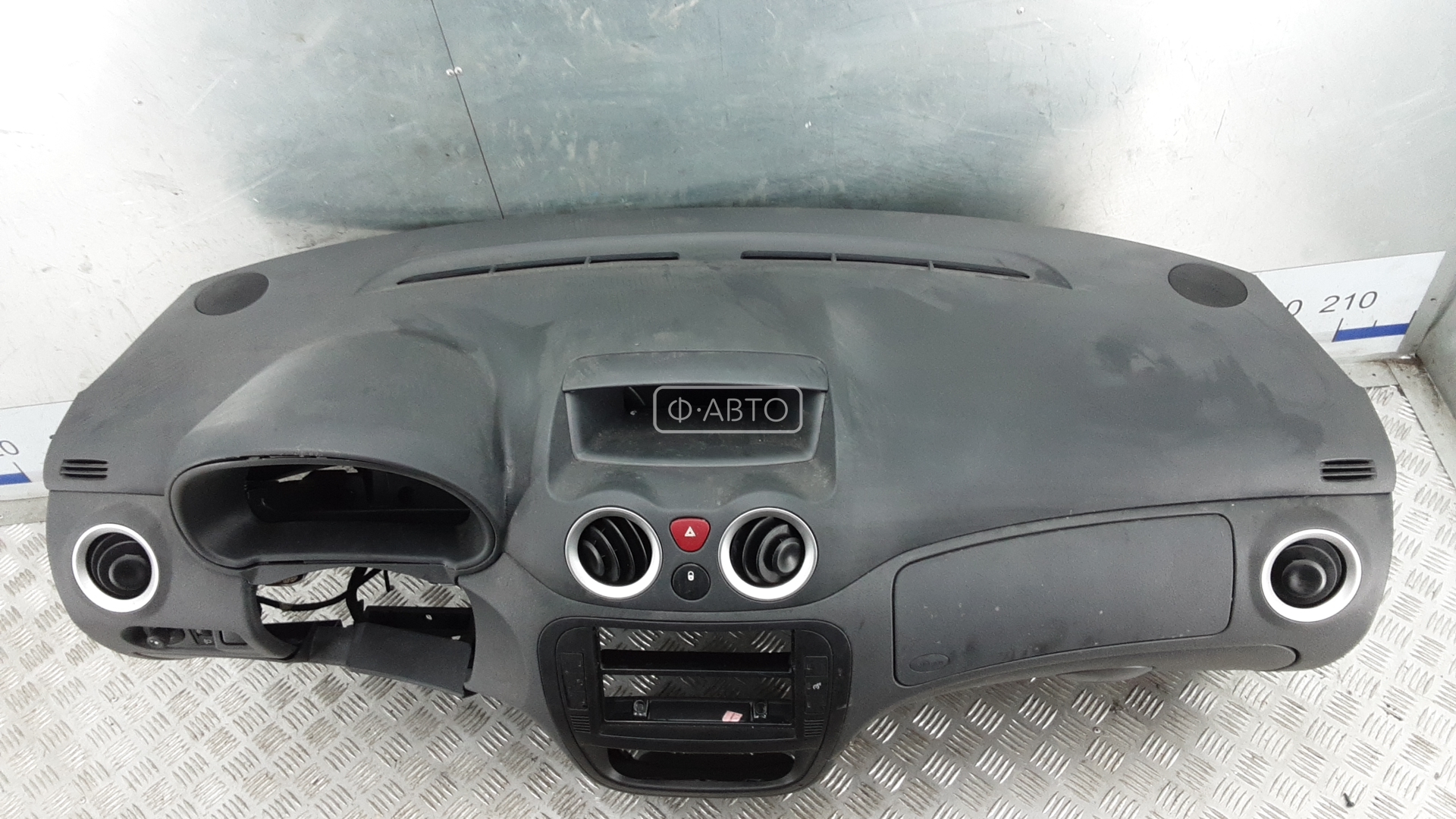 Торпедо (панель передняя) Citroen C3 1 купить в Беларуси