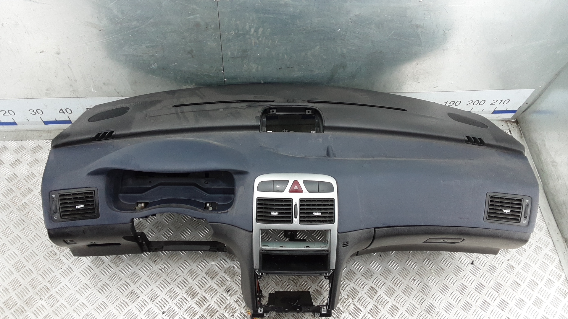 Торпедо (панель передняя) Peugeot 307 купить в России