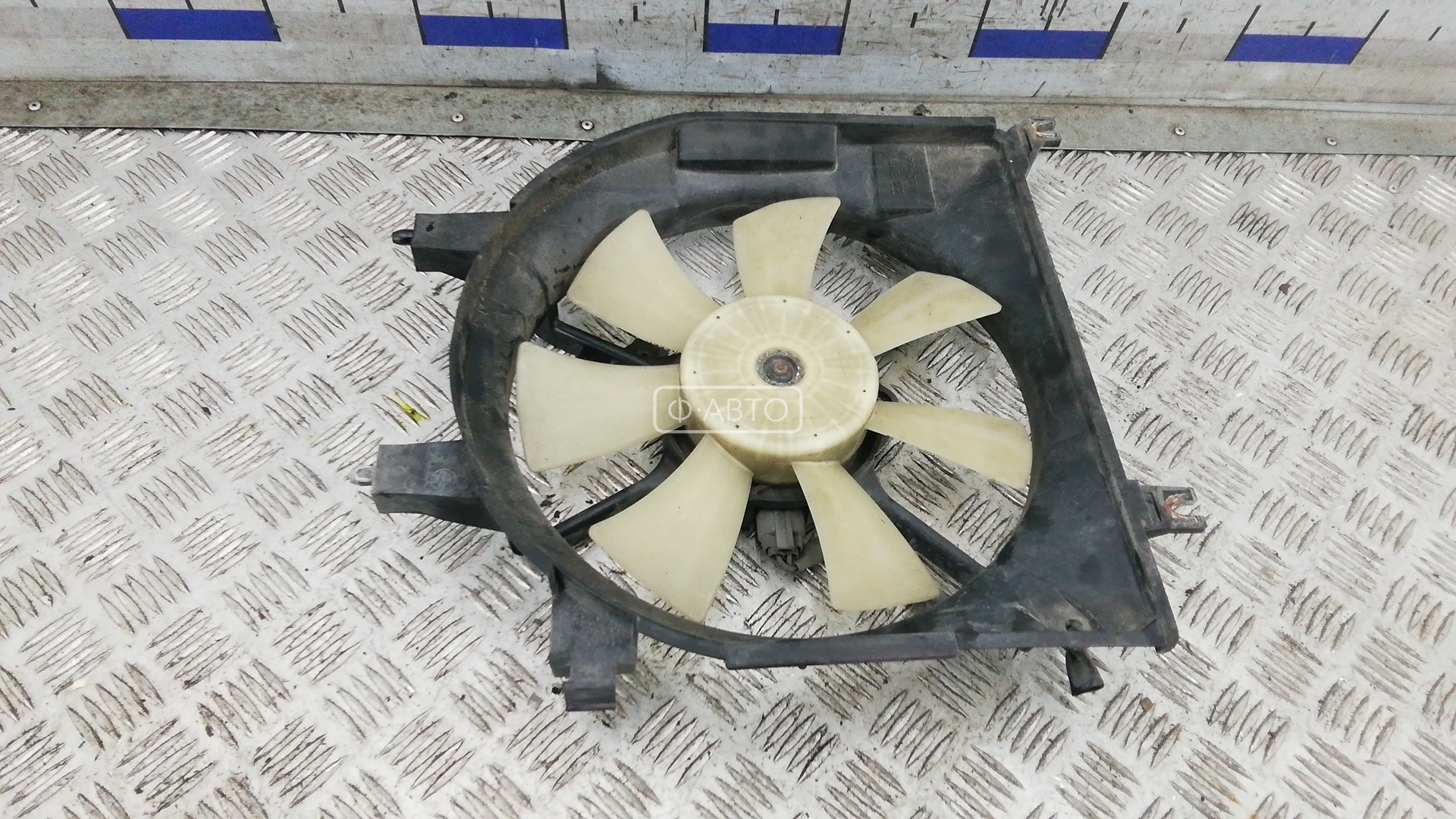 Вентилятор радиатора основного - Mazda Demio (1997-2002)