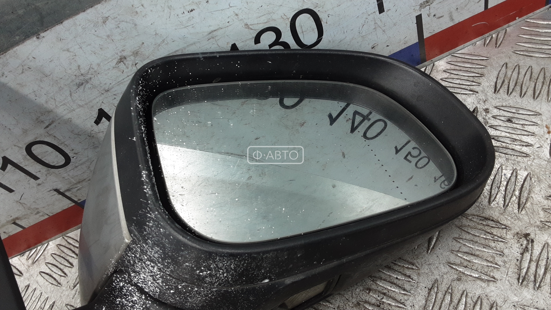 Зеркало боковое правое Volvo V60 1 купить в России
