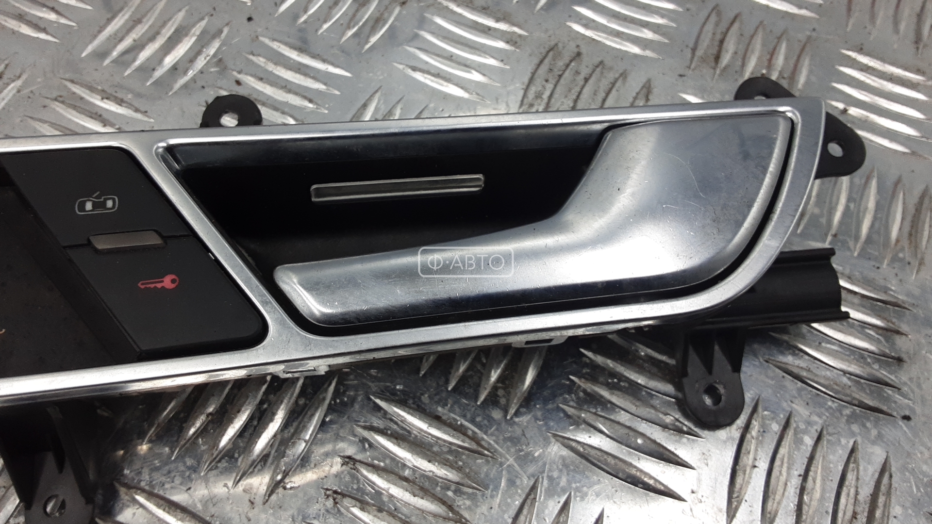 Ручка двери внутренняя передняя правая Audi A6 C5 купить в Беларуси