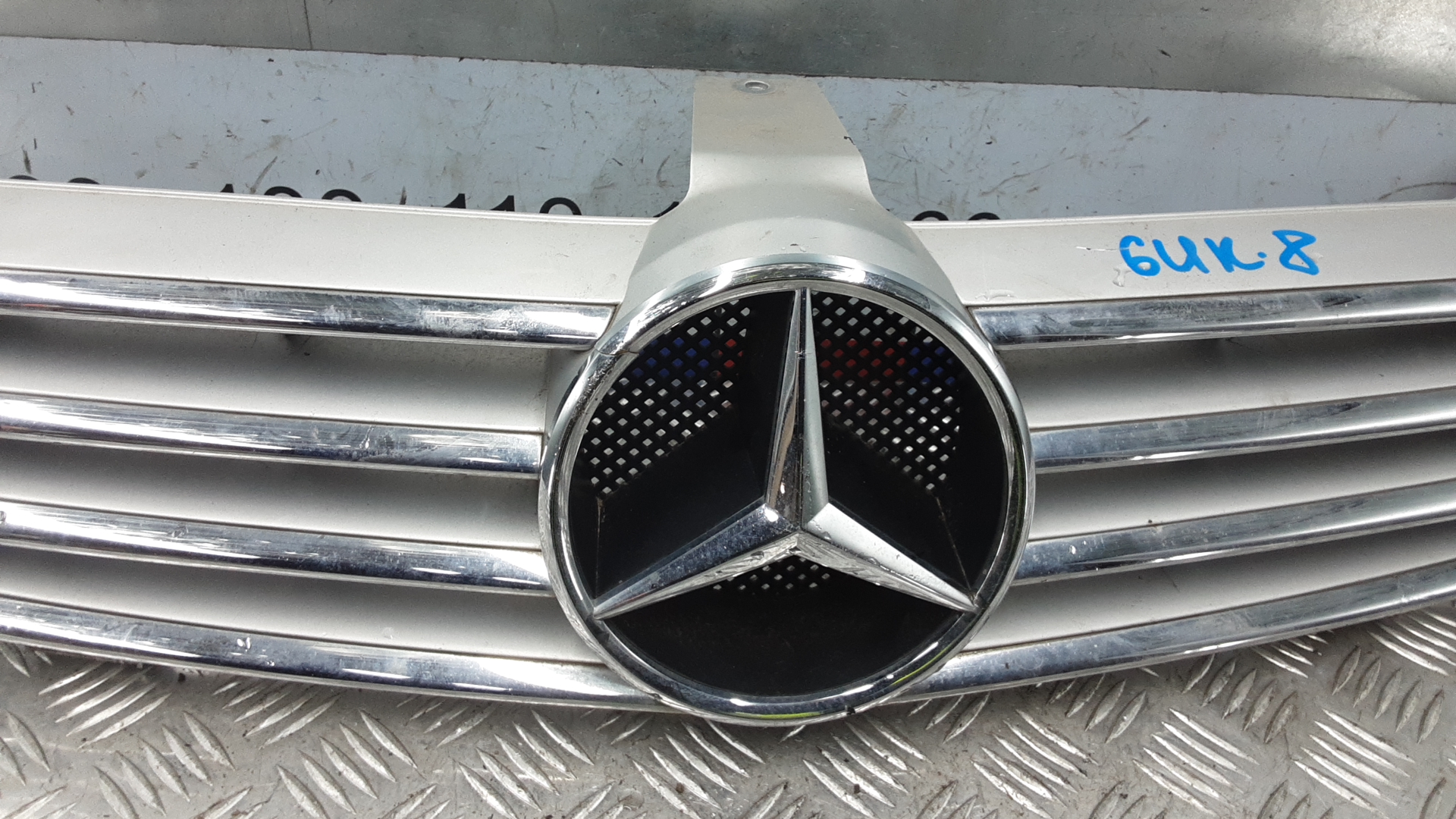 Решетка радиатора Mercedes CLS-Class (W219) купить в России