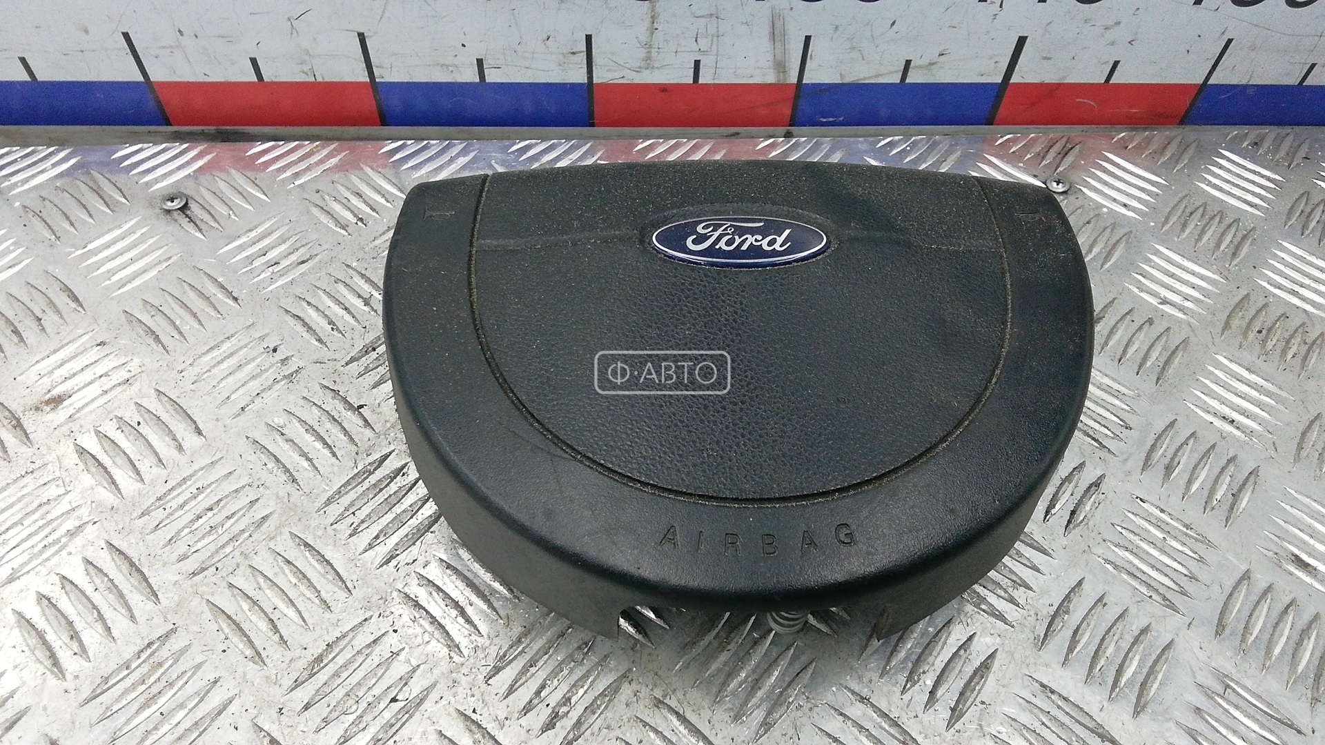 Подушка безопасности (Airbag) водителя - Ford Transit  Connect (2002-2013)