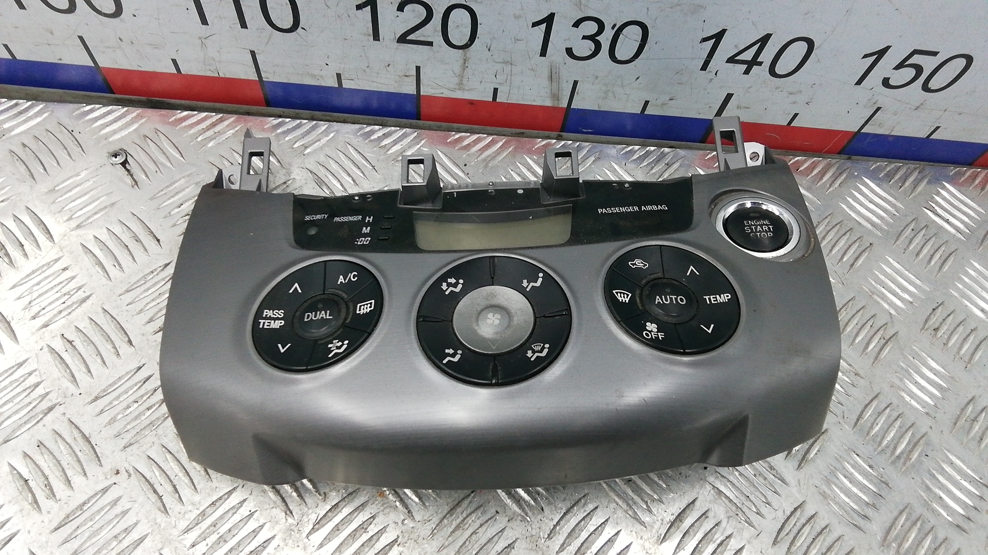 Блок управления климат-контроля - Toyota RAV 4 XA30 (2006-2013)