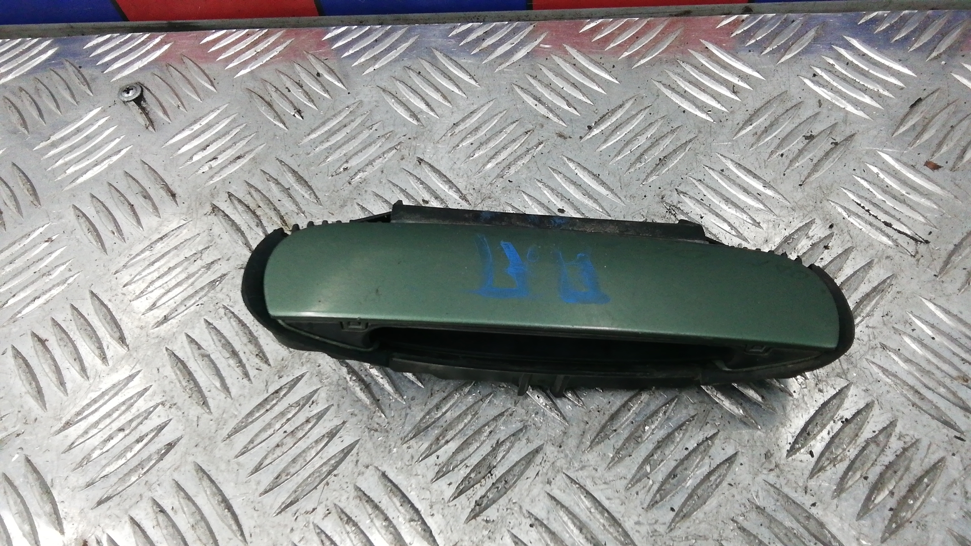 Ручка наружная передняя правая AUDI A6
