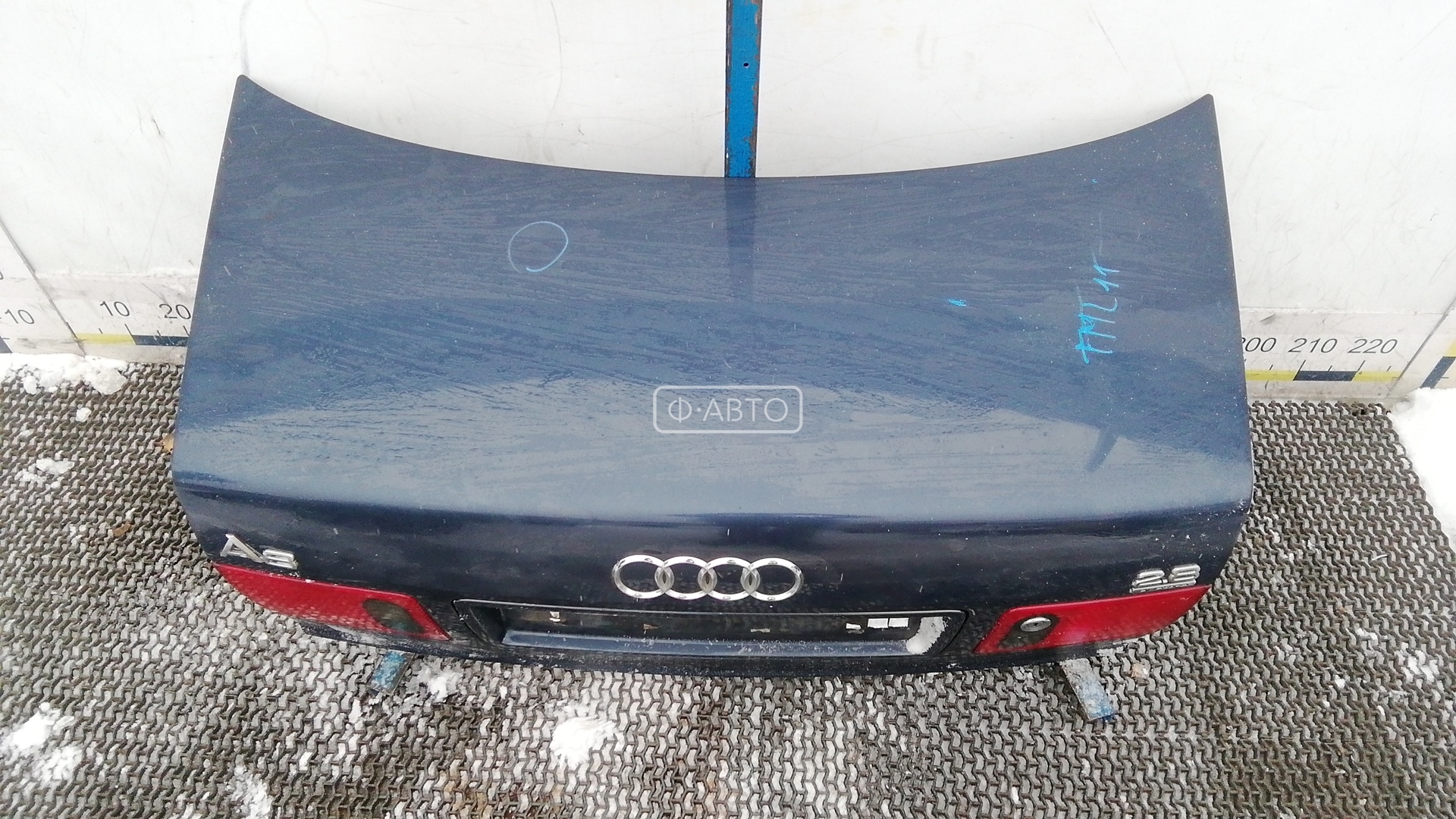 Крышка (дверь) багажника Audi A8 D3 купить в России
