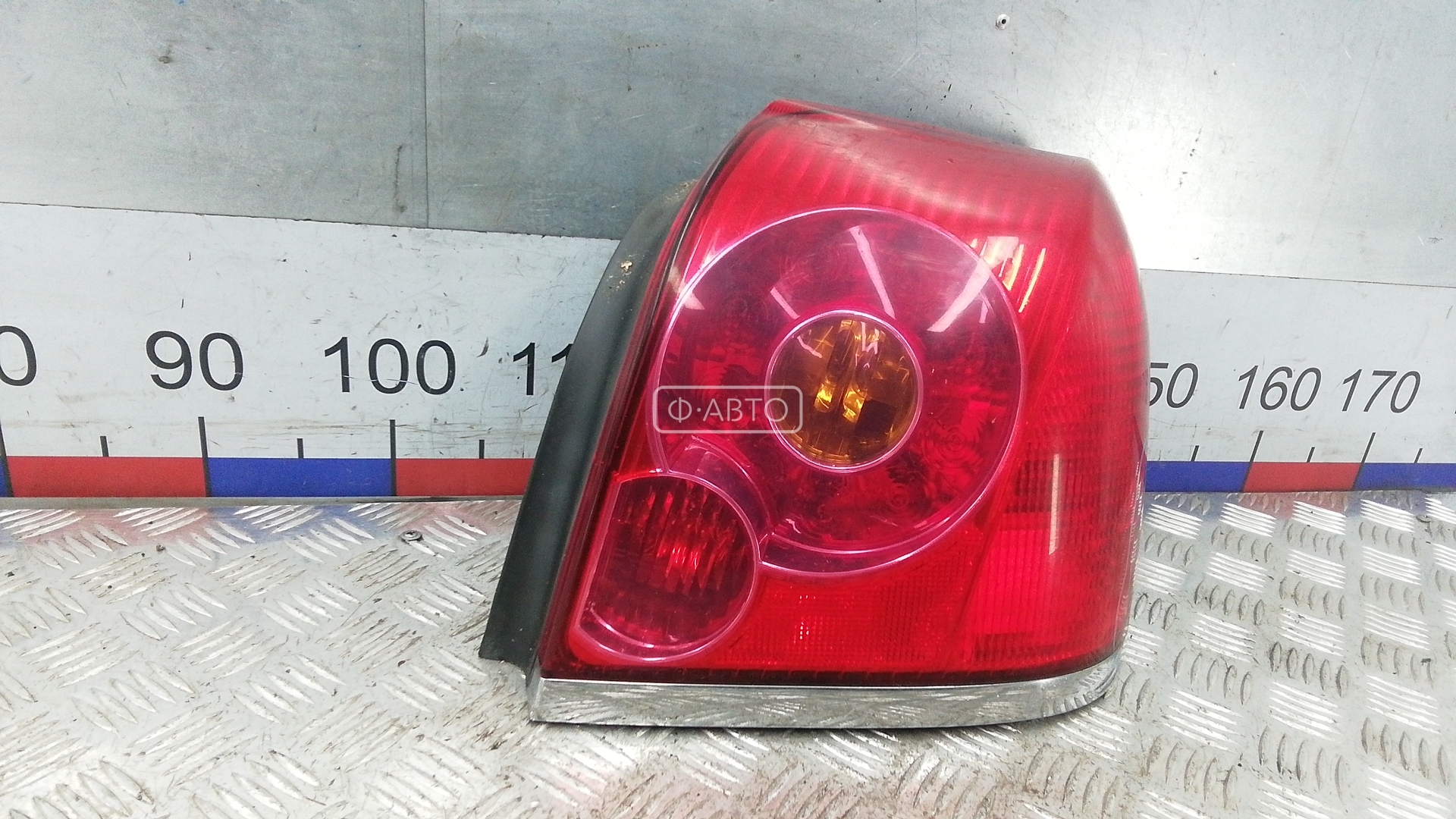 Фонарь задний правый Toyota Avensis 1 (T220) купить в Беларуси