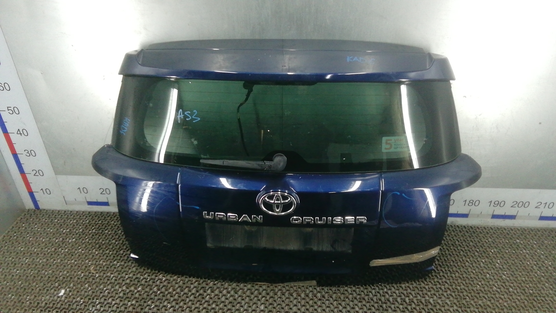 Крышка багажника - Toyota Urban Cruiser
