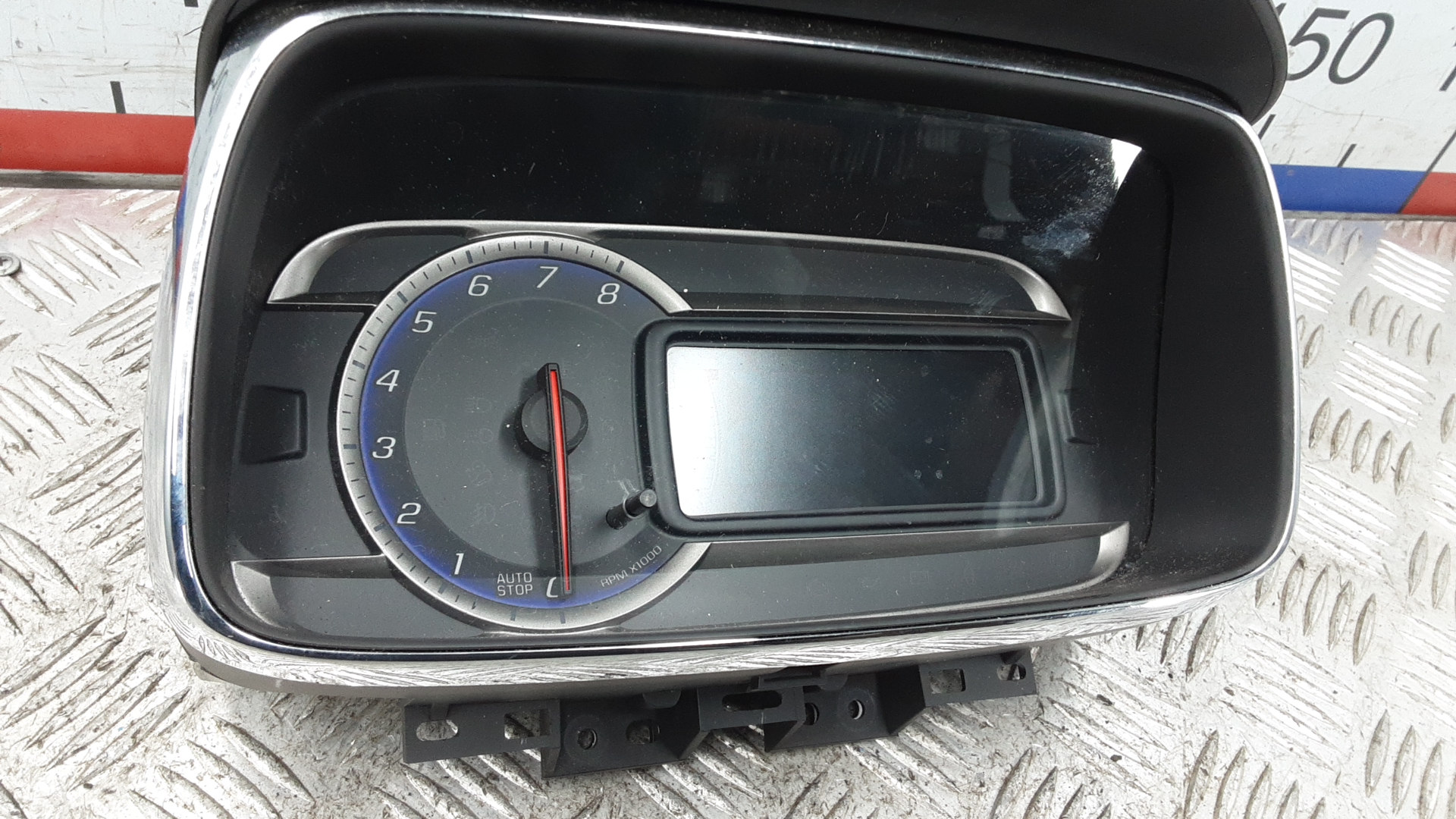 Панель приборная (щиток приборов) Chevrolet Trax 2 купить в России