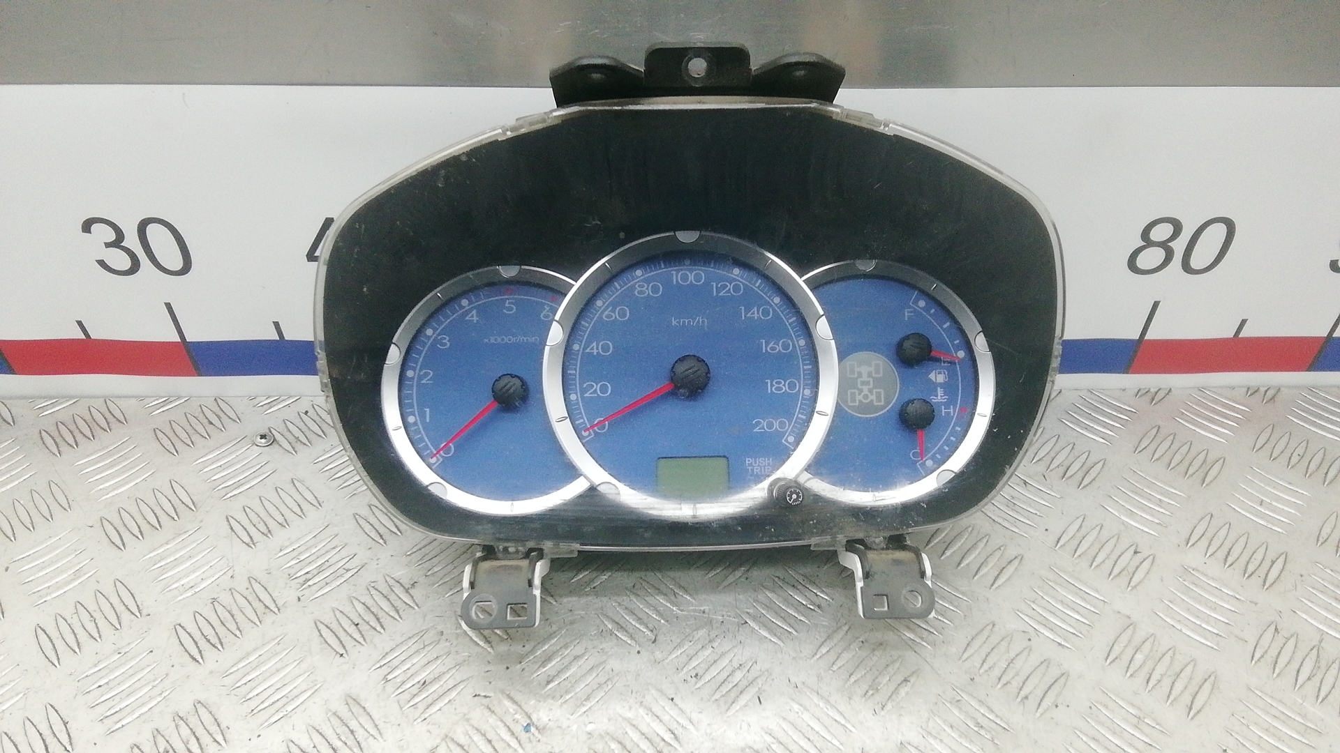 Щиток приборов (приборная панель) - Mitsubishi L200 (2006-2015)