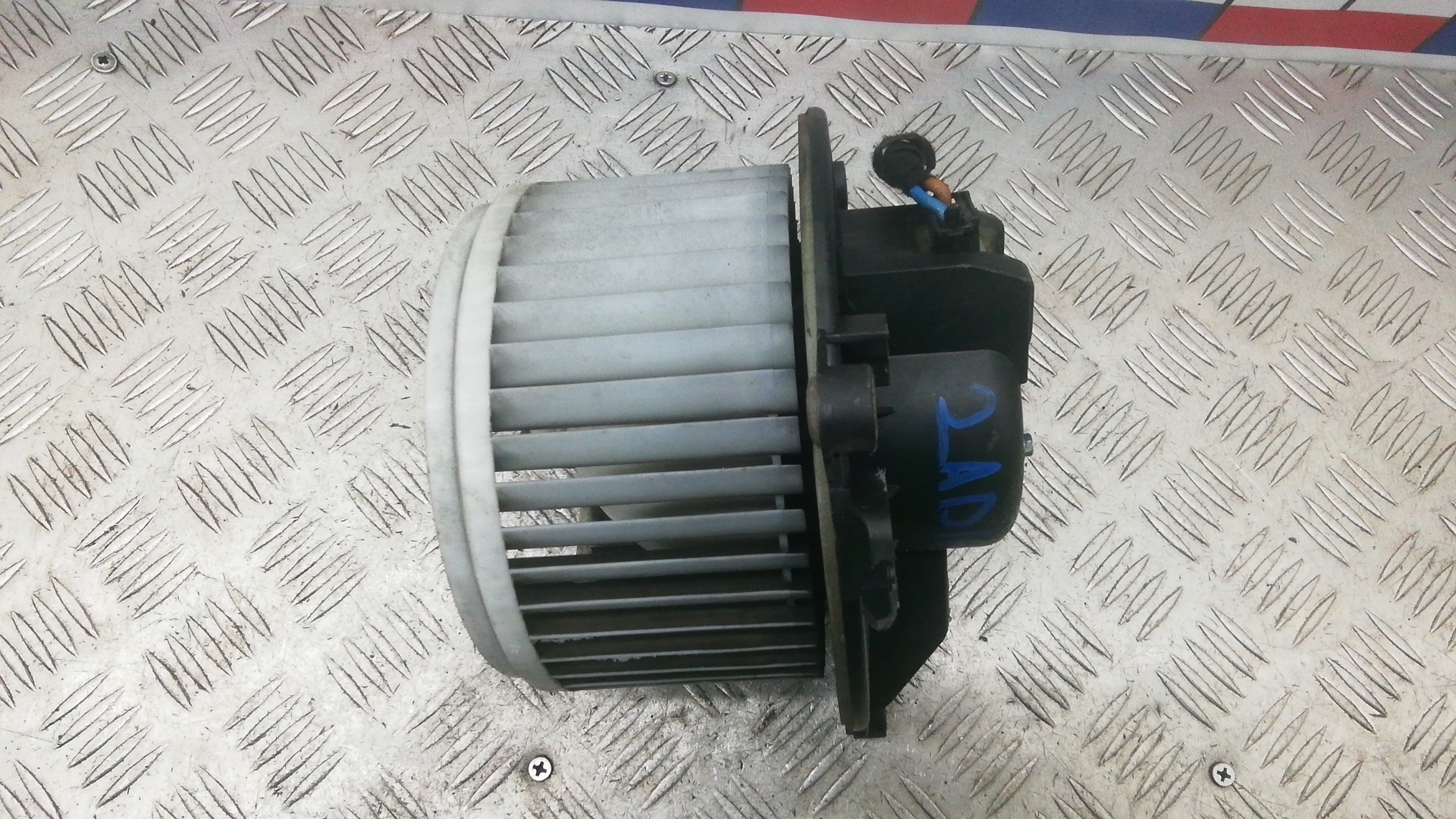 Моторчик печки (вентилятор отопителя) Iveco Daily 3 купить в России