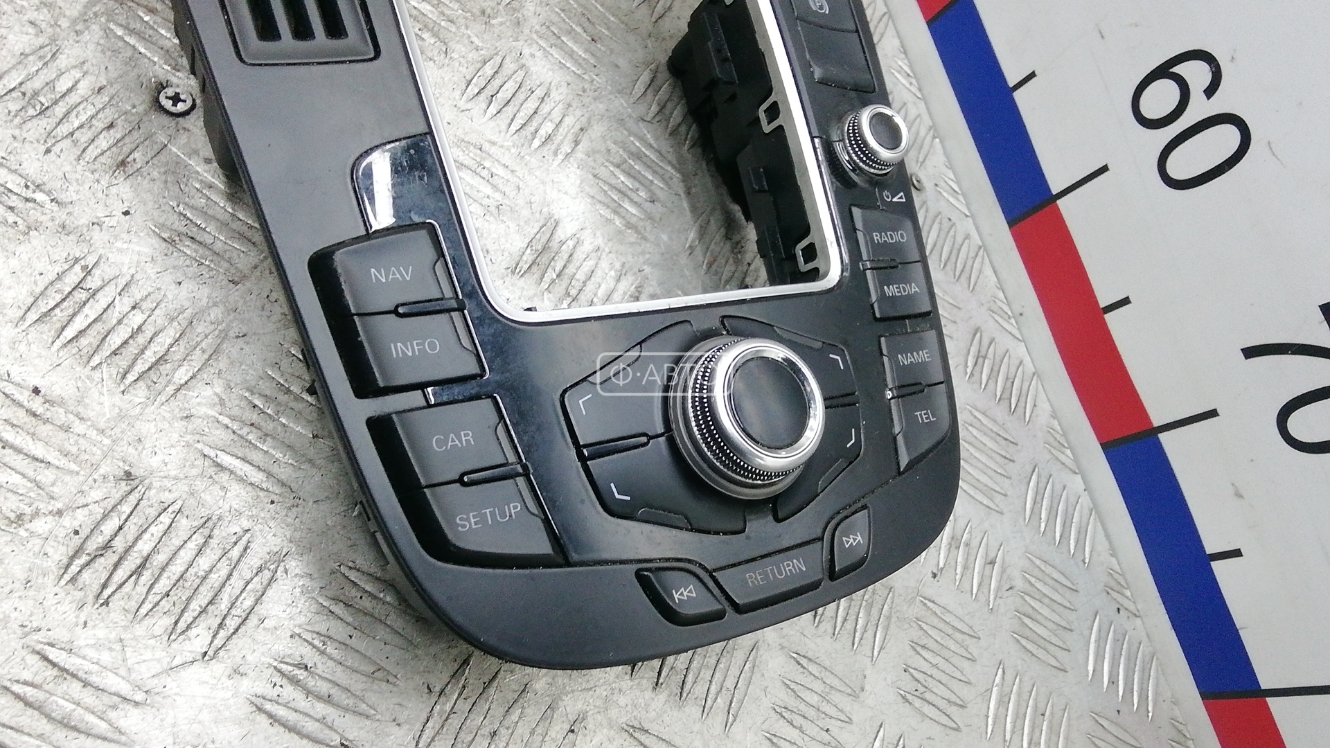Джойстик управления мультимедиа Audi A5 8T купить в России
