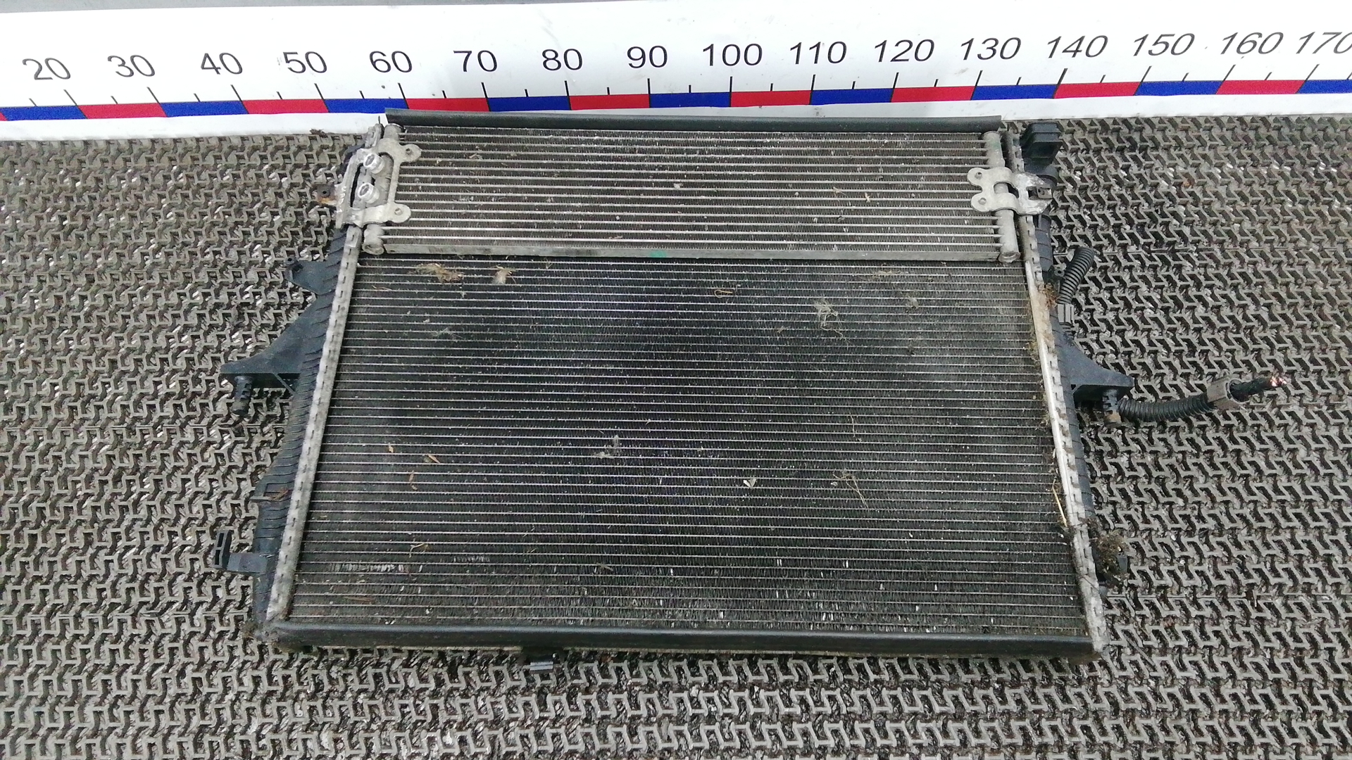 Радиатор системы охлаждения AUDI Q7