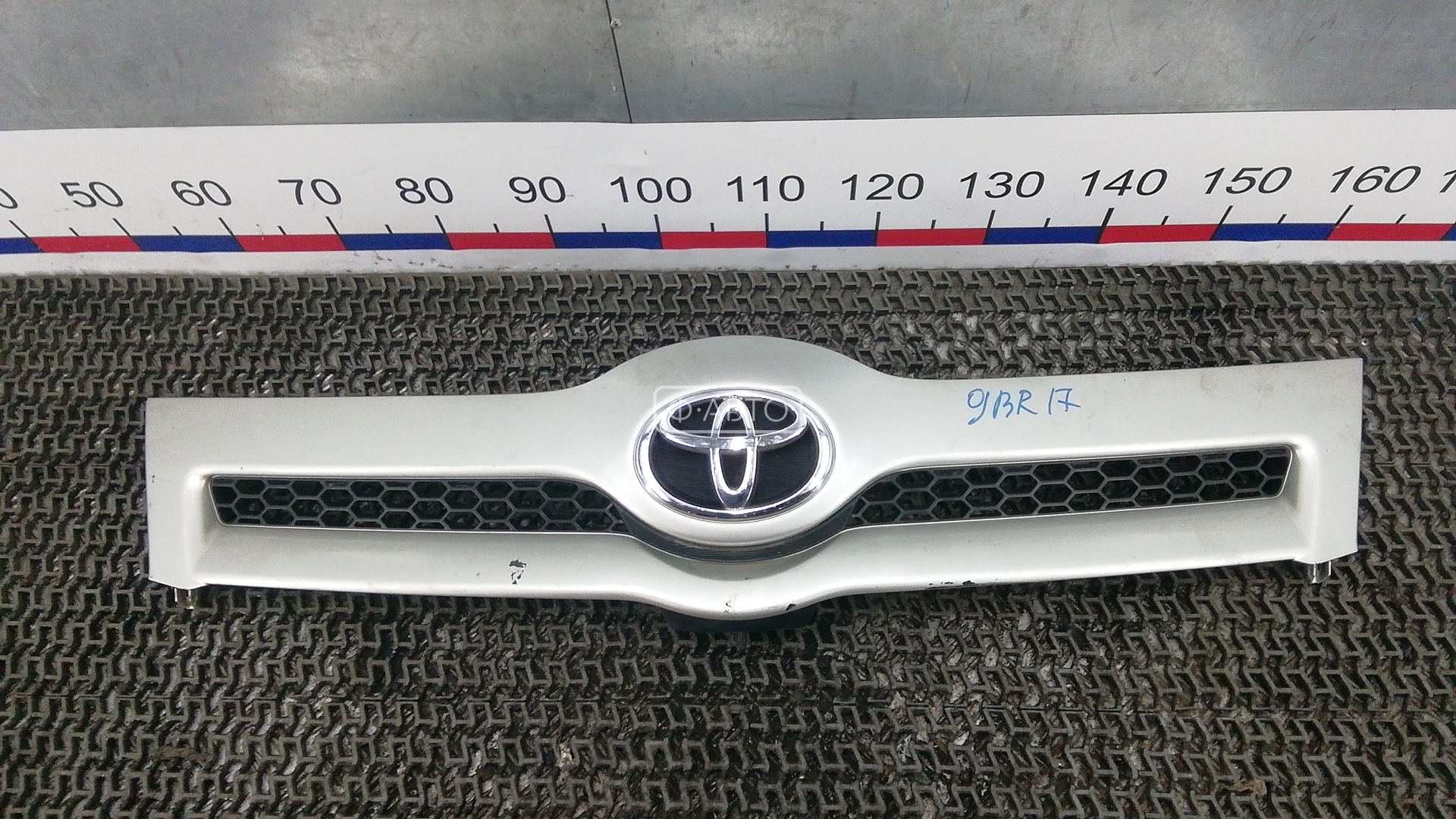 Решетка радиатора (капота) - Toyota Corolla Verso (2001-2009)