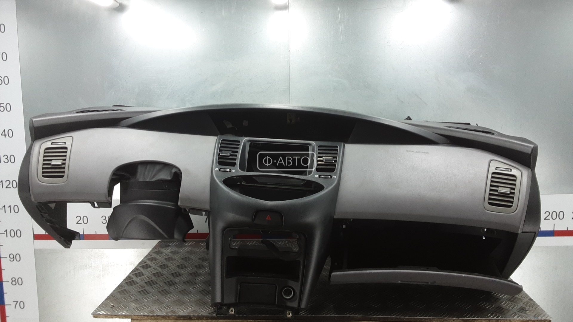 Торпедо (панель передняя) Nissan Primera P12 купить в России