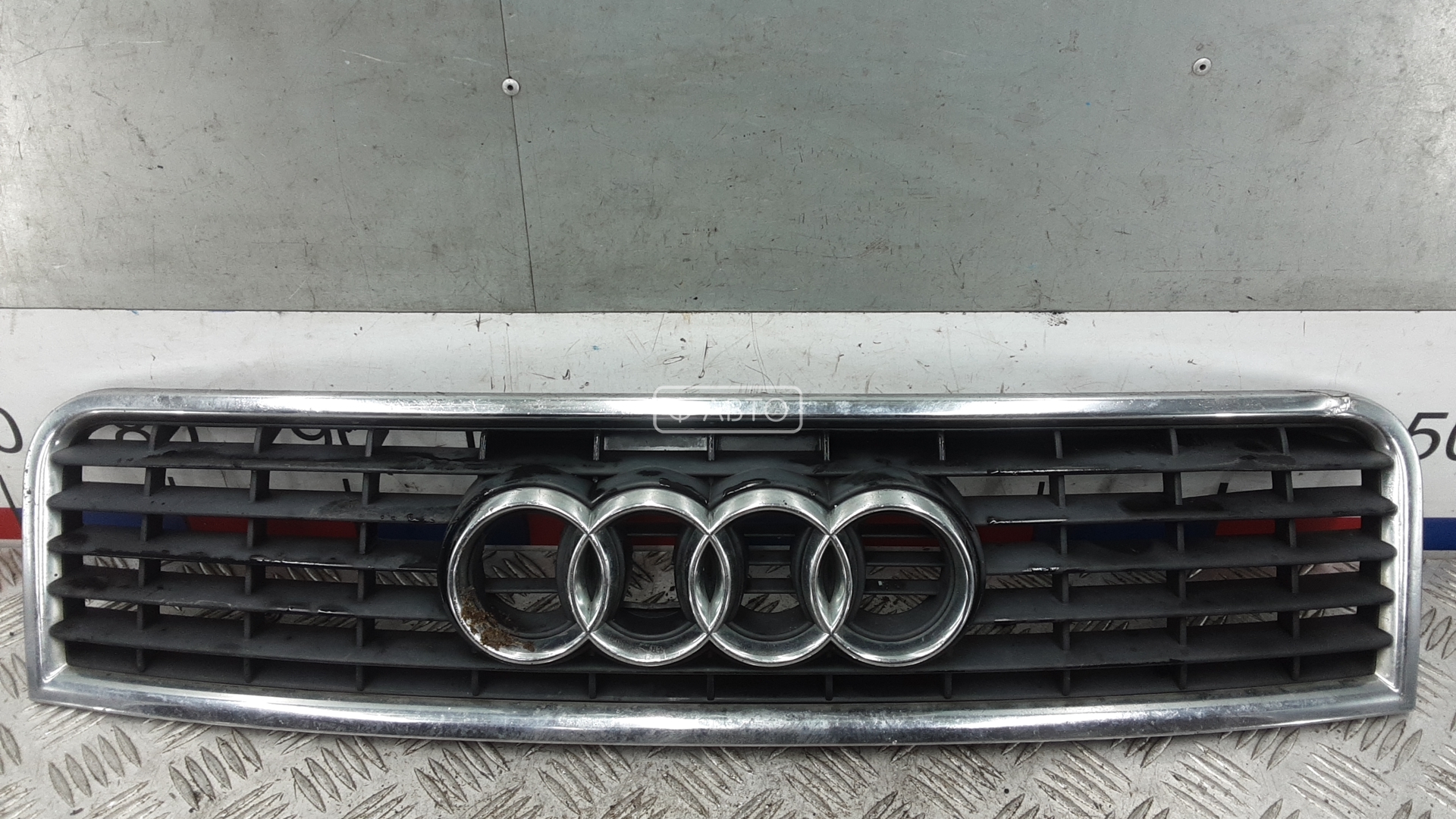 Решетка радиатора Audi A4 B8 купить в России