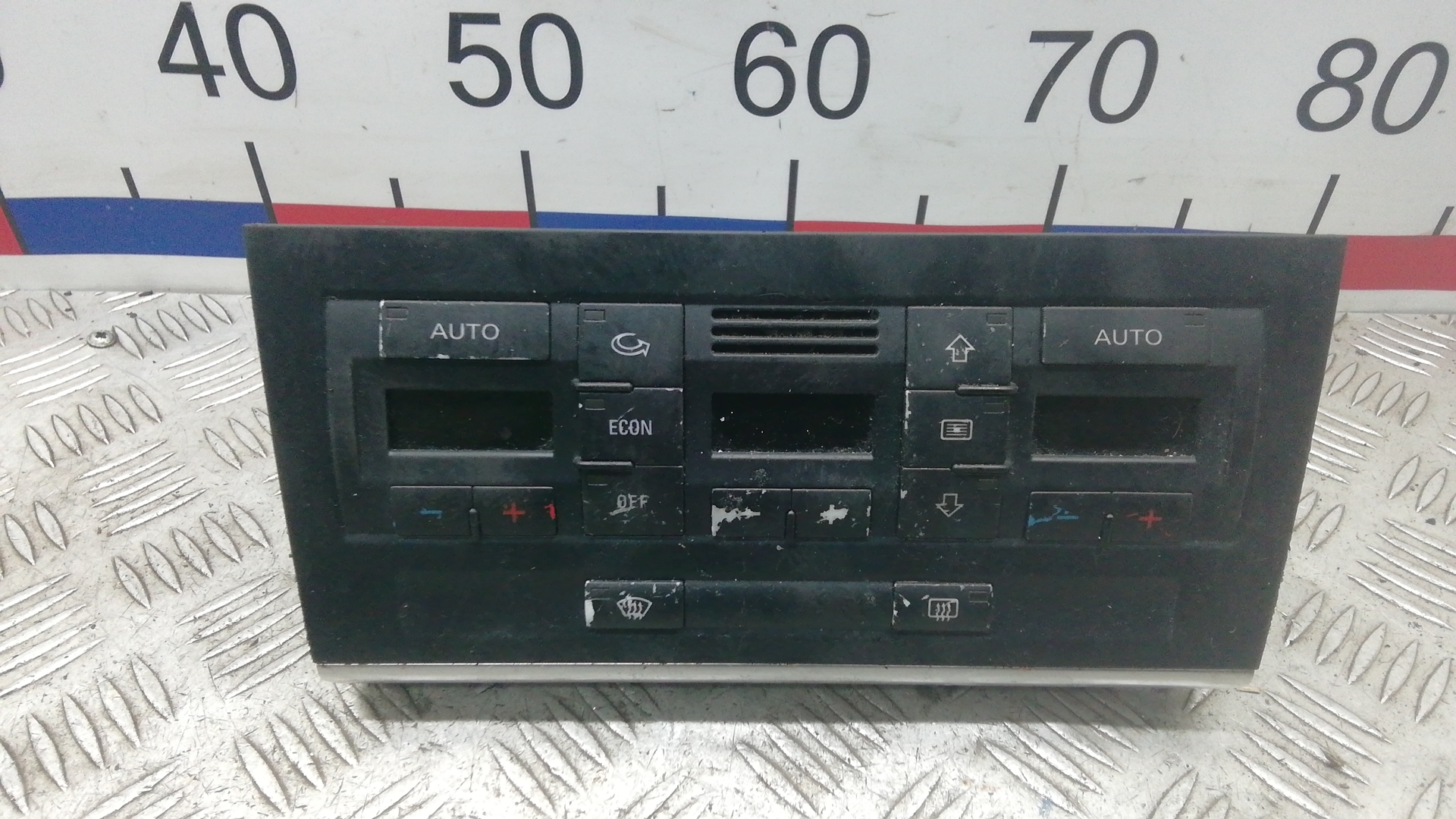 Блок управления климат-контроля - Audi A4 B6 (2000-2004)