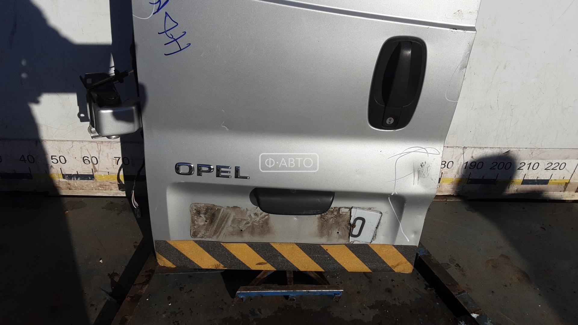 Дверь распашная задняя левая Opel Vivaro A купить в Беларуси