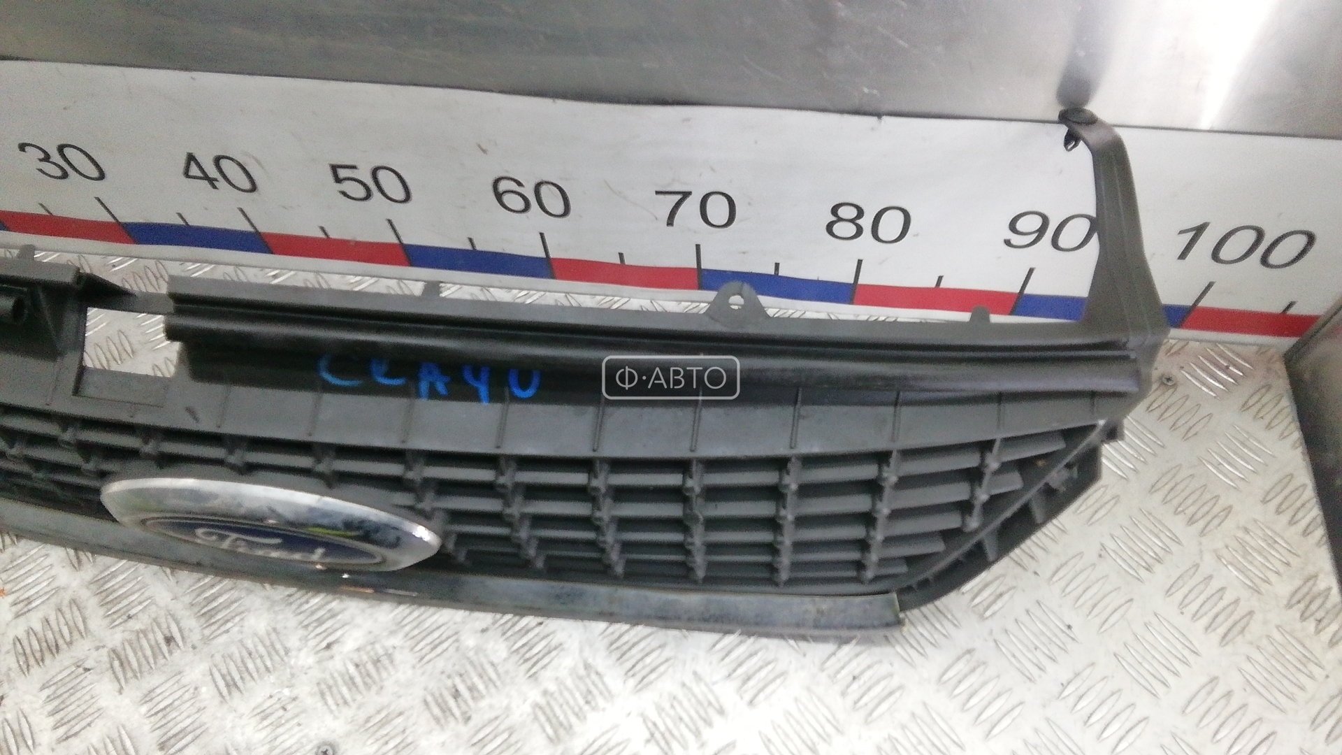 Решетка радиатора Ford Mondeo 2 купить в Беларуси