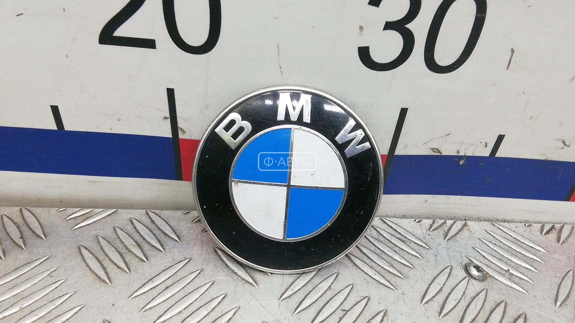 Эмблема (значок) BMW X5 (E53) купить в Беларуси