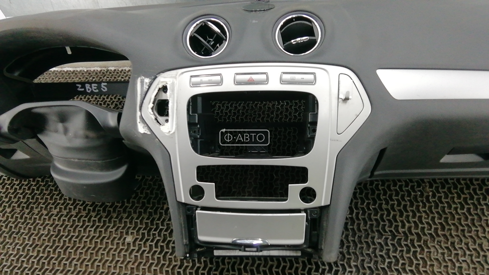 Торпедо (панель передняя) Ford Mondeo 2 купить в Беларуси