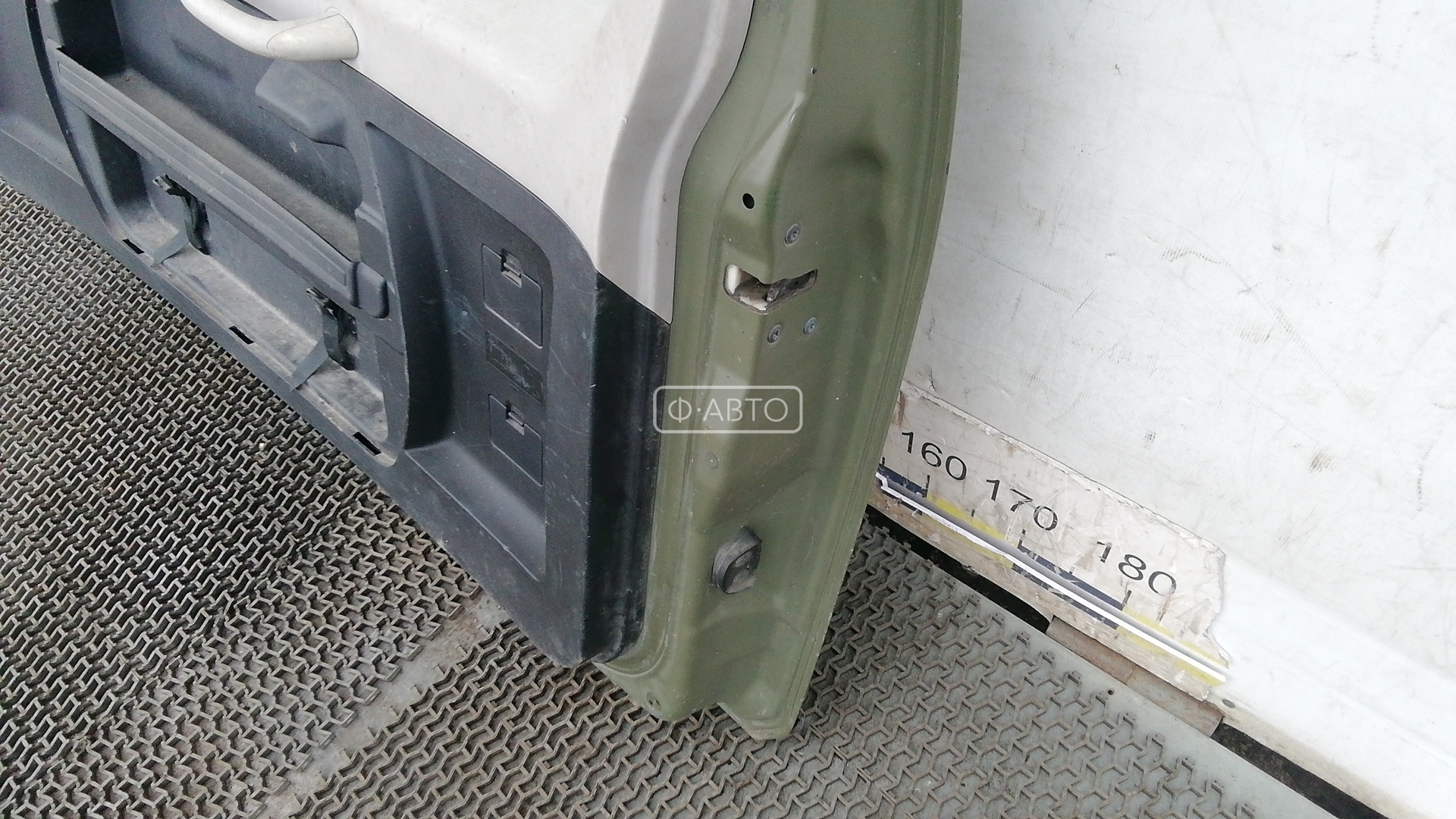 Крышка (дверь) багажника Mitsubishi Pajero купить в Беларуси