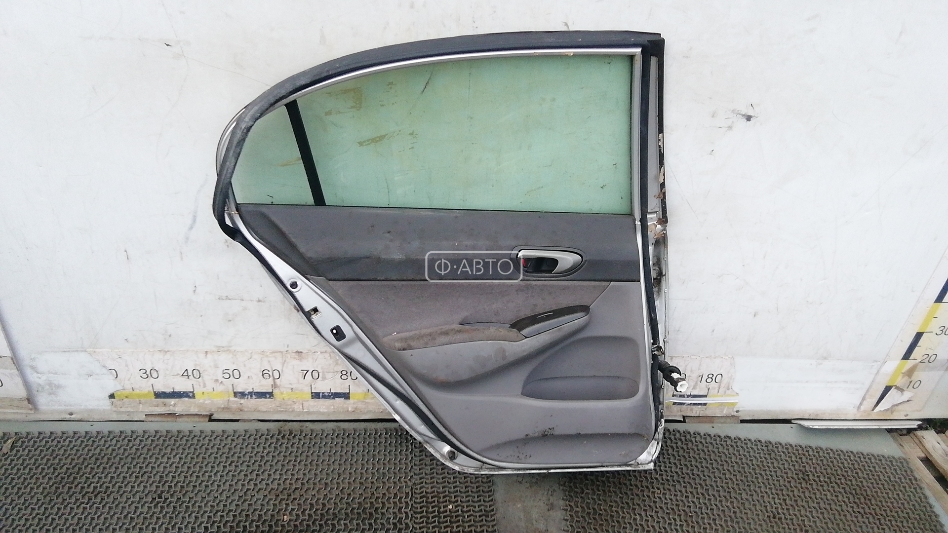 Дверь задняя левая Honda Civic 8 купить в Беларуси