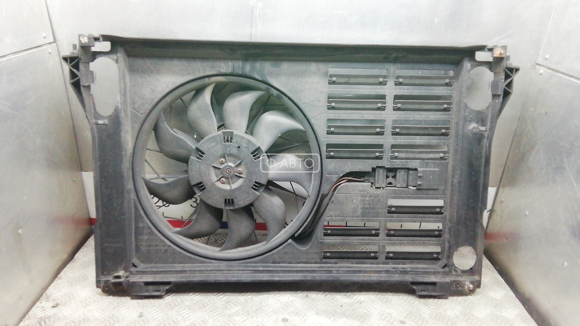 Вентилятор радиатора основного Audi A8 D3 купить в Беларуси