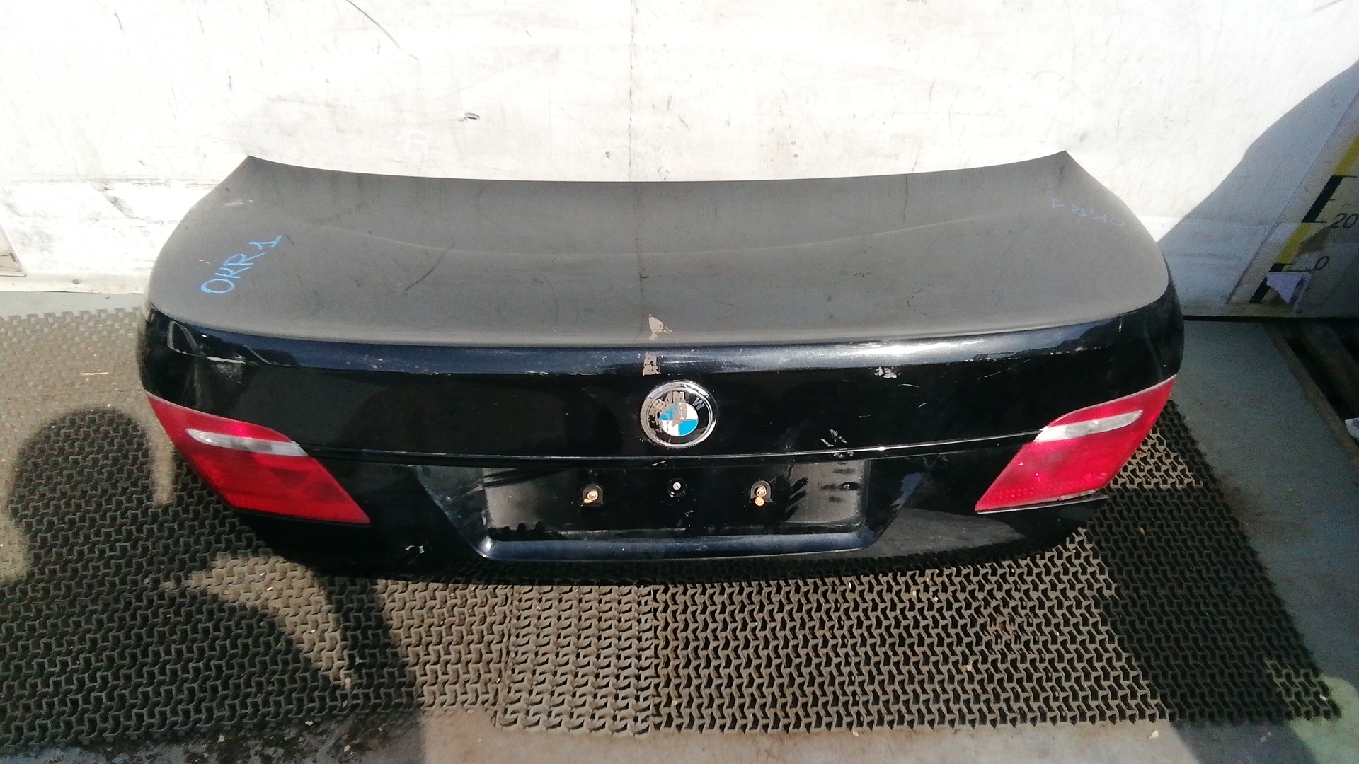 Крышка (дверь) багажника BMW 7-Series (E38) купить в России
