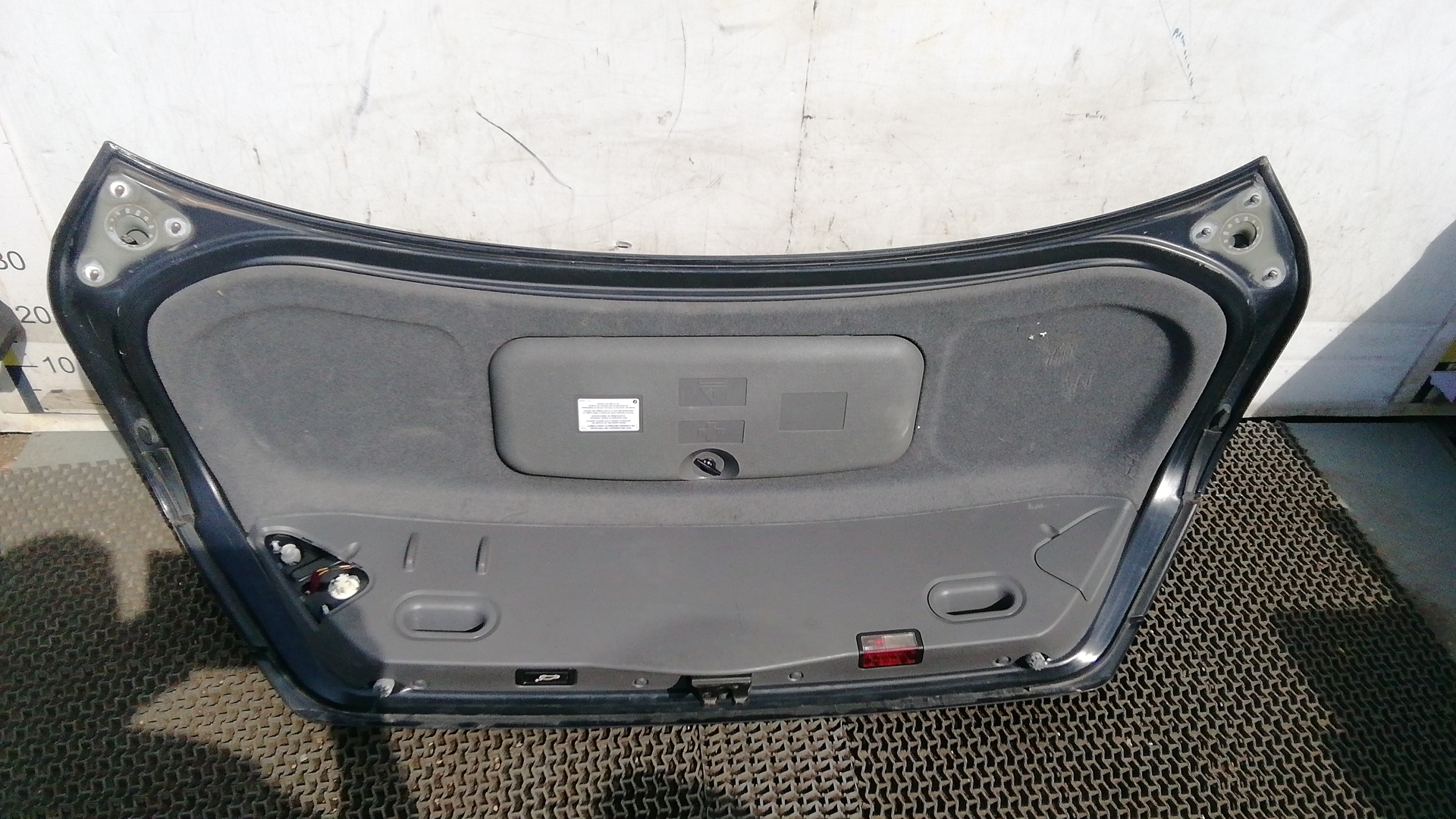Крышка (дверь) багажника BMW 7-Series (E38) купить в России