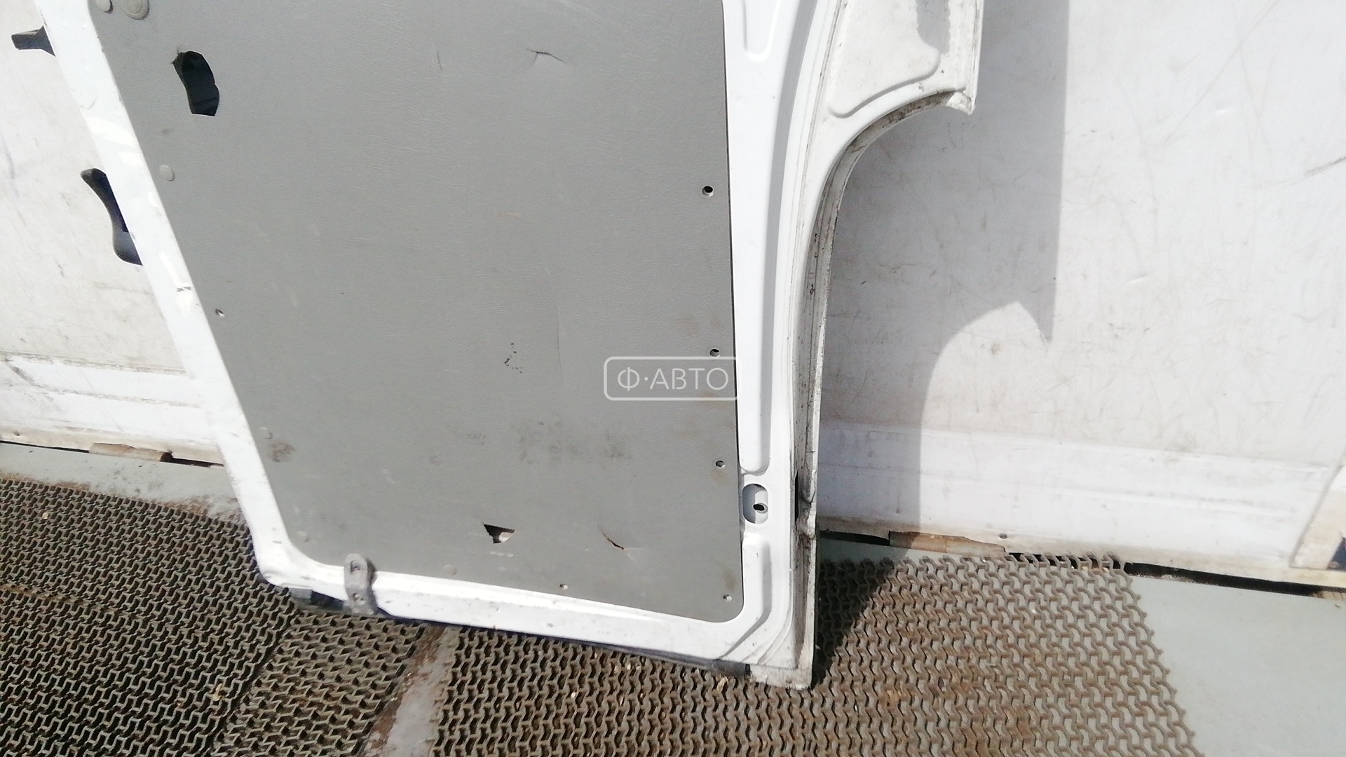 Дверь распашная задняя левая Renault Master 2 купить в Беларуси