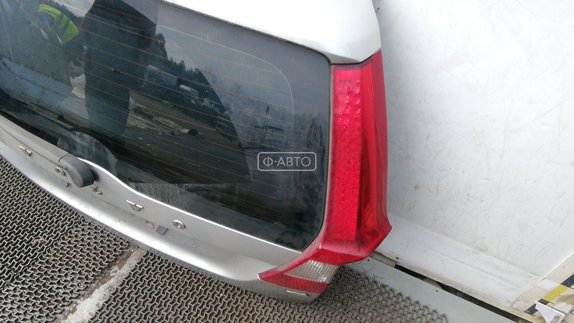 Крышка (дверь) багажника Volvo V70 2 купить в России