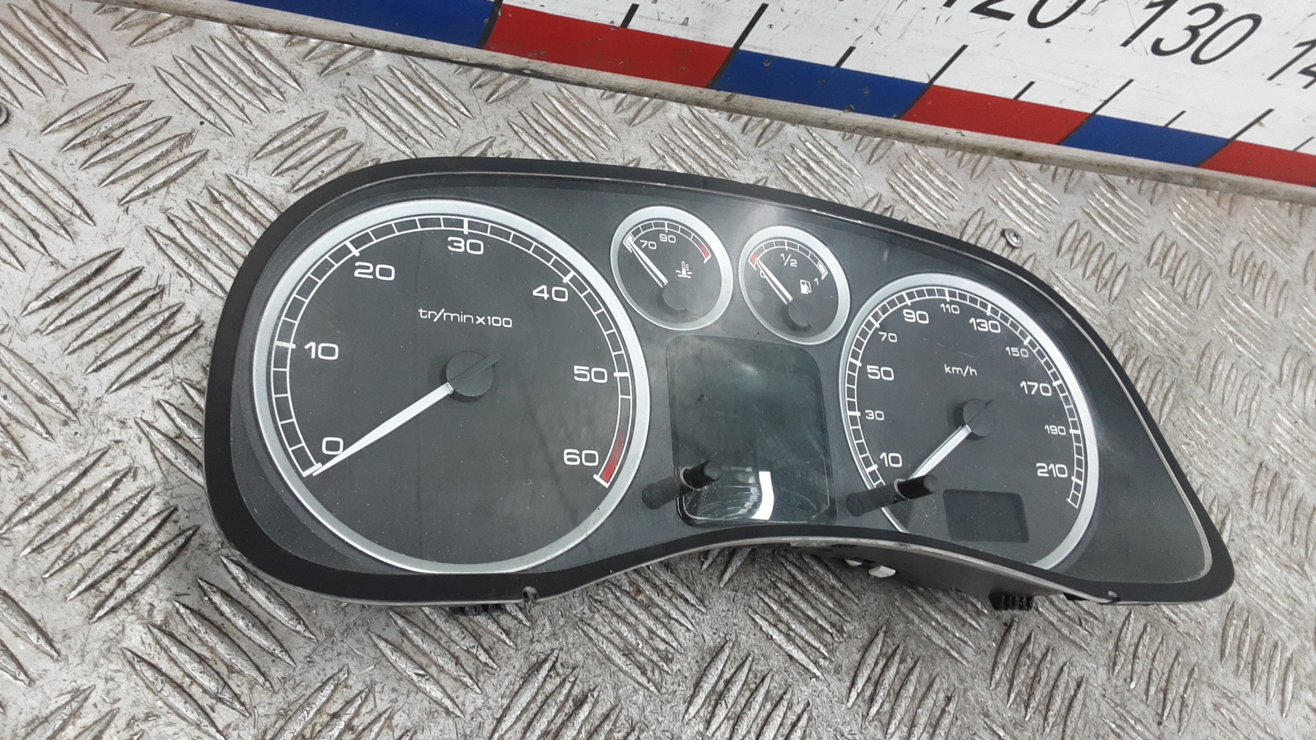 Панель приборная (щиток приборов) Peugeot 307 купить в России