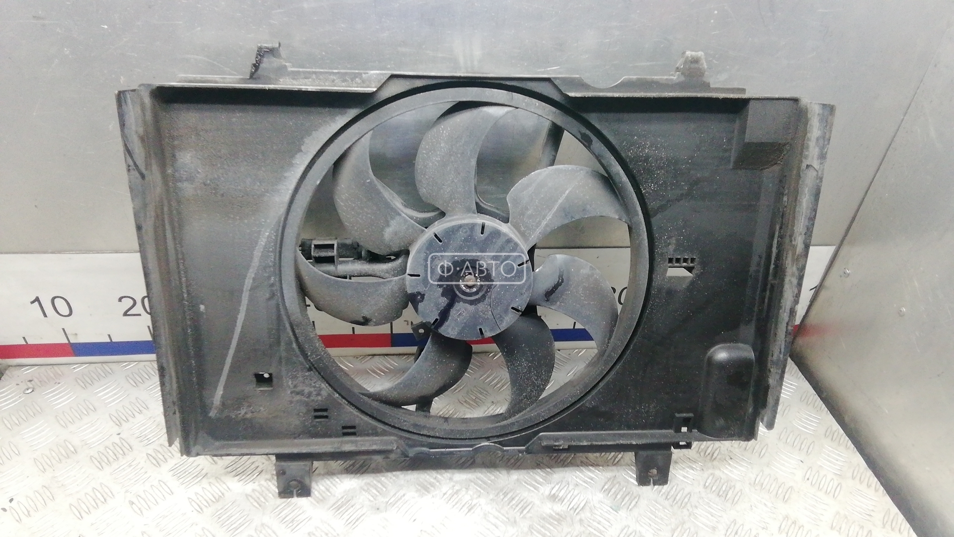Вентилятор радиатора основного Nissan Juke купить в России